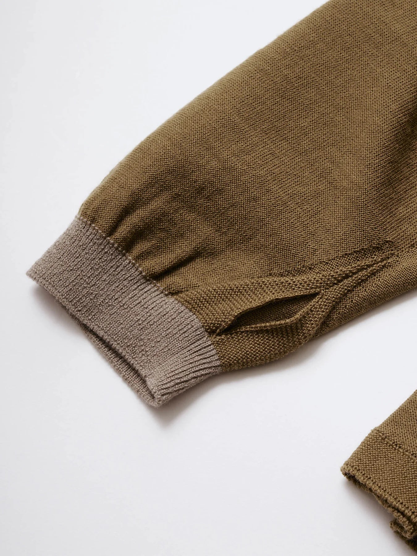 Goldwin 0 Wool Seamless Knit Top