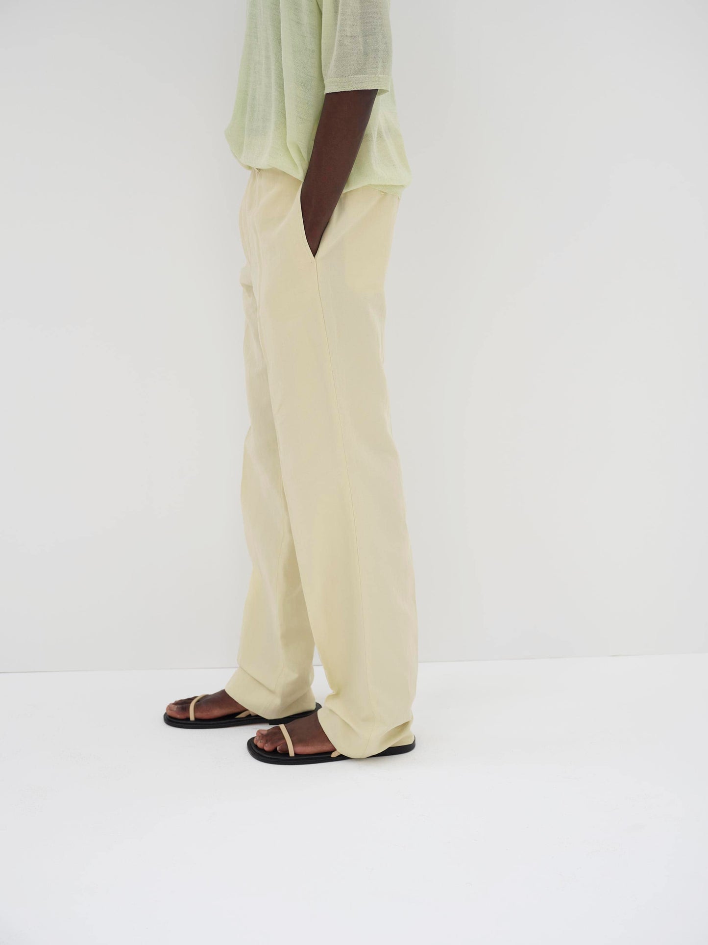 AURALEE HARD TWIST FINX LINEN CHINO SLACKS