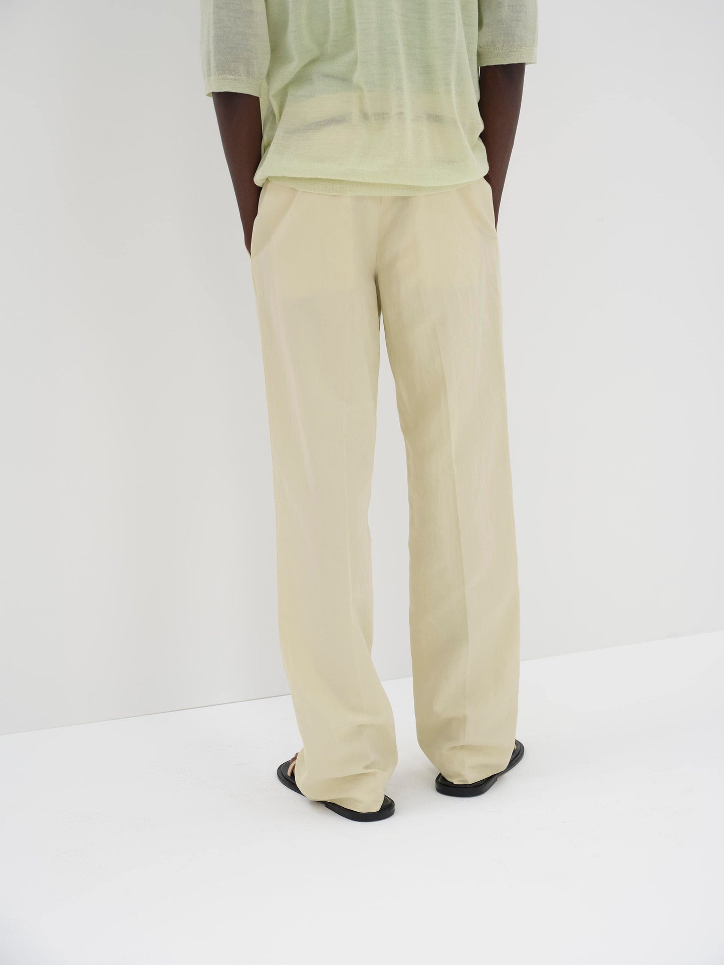 AURALEE HARD TWIST FINX LINEN CHINO SLACKS