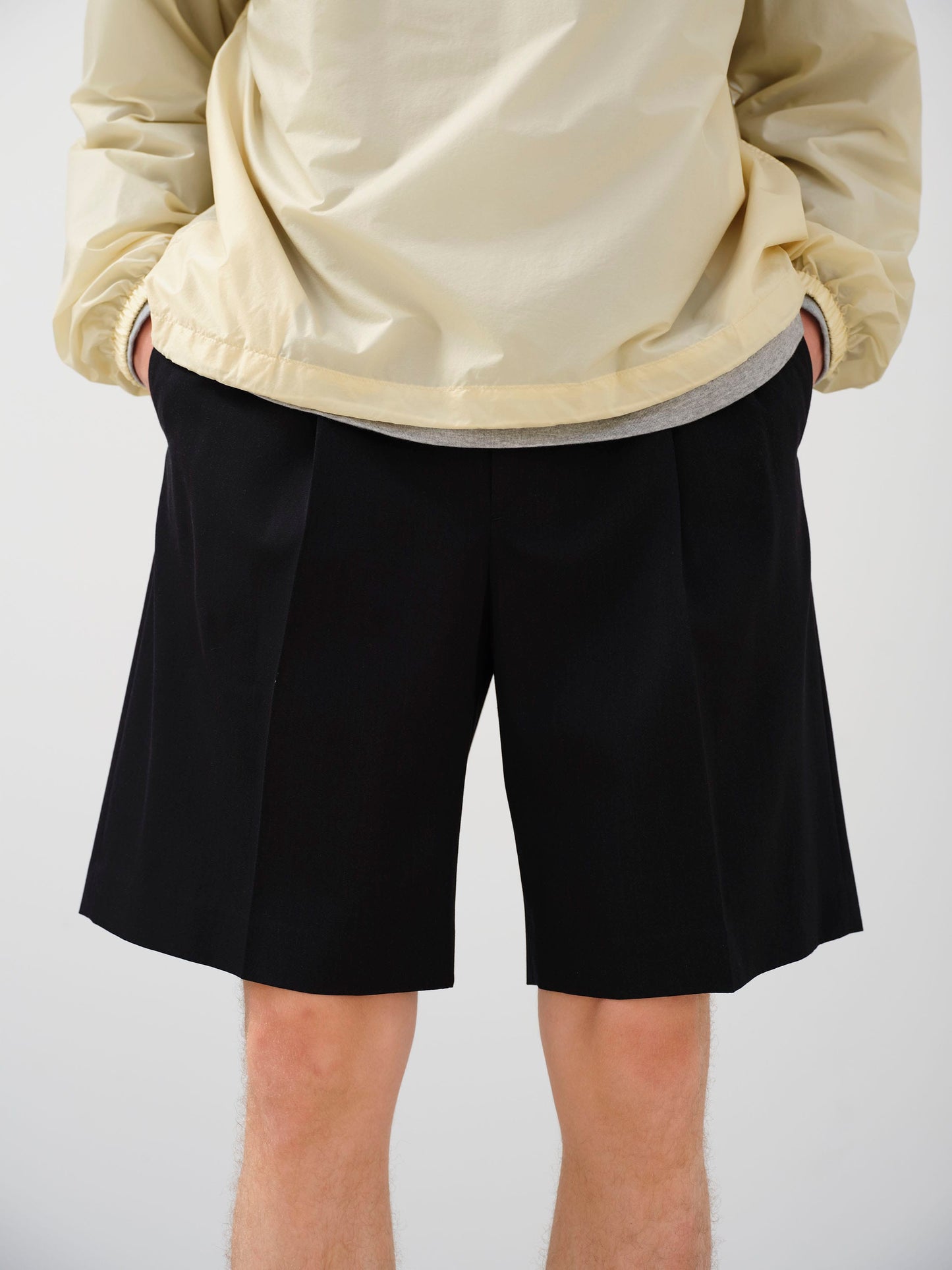 AURALEE LIGHT WOOL MAX GABARDINE SHORTS