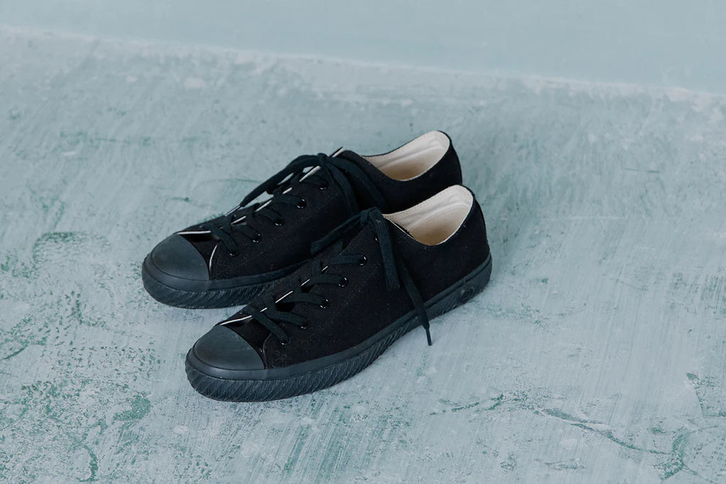 SHOES LIKE POTTERY LOW BLACK MONO