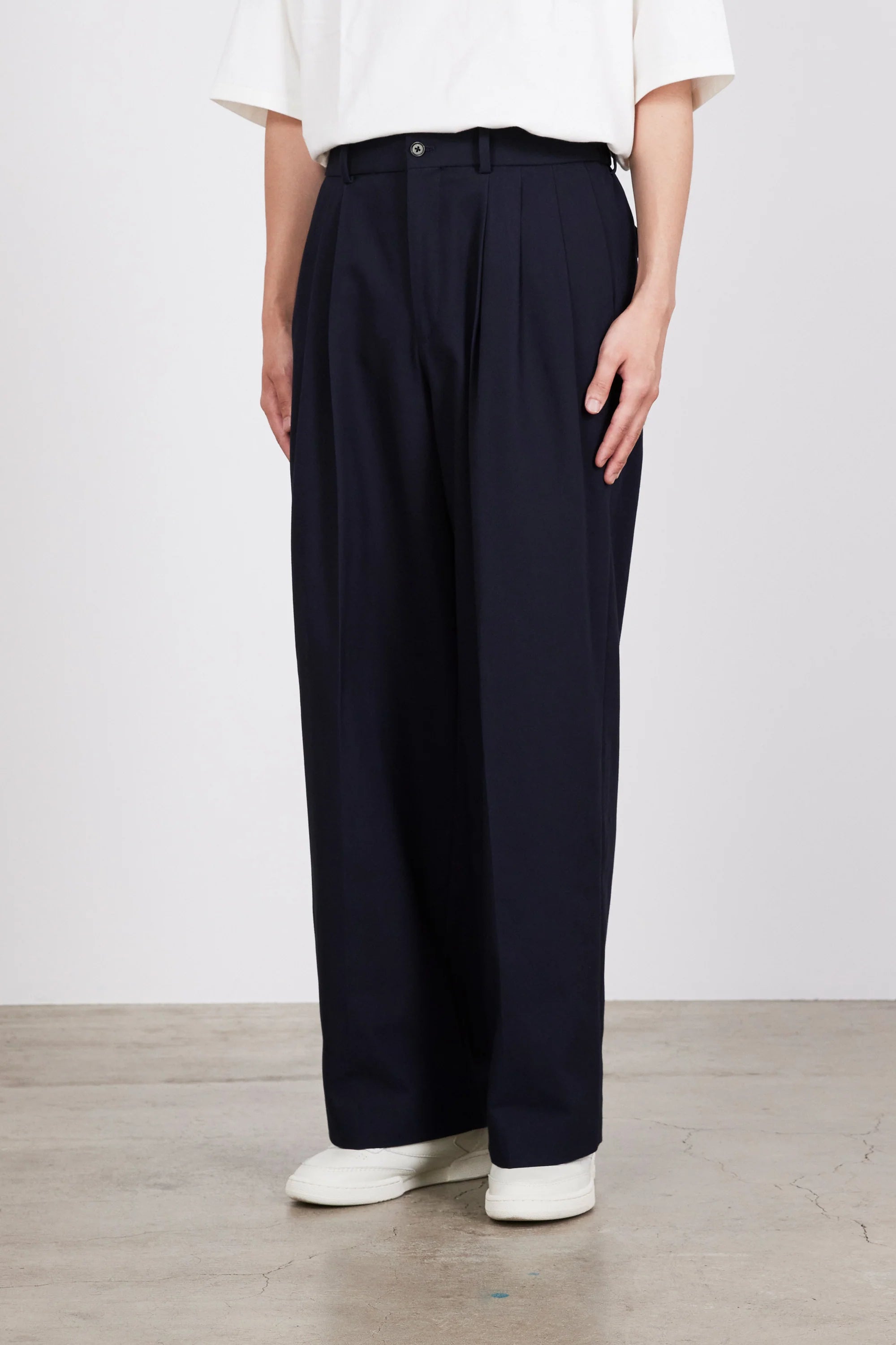 MARKAWARE ORGANIC COTTON SURVIVAL CLOTH TRIPLE PLEATED WIDE TROUSERS