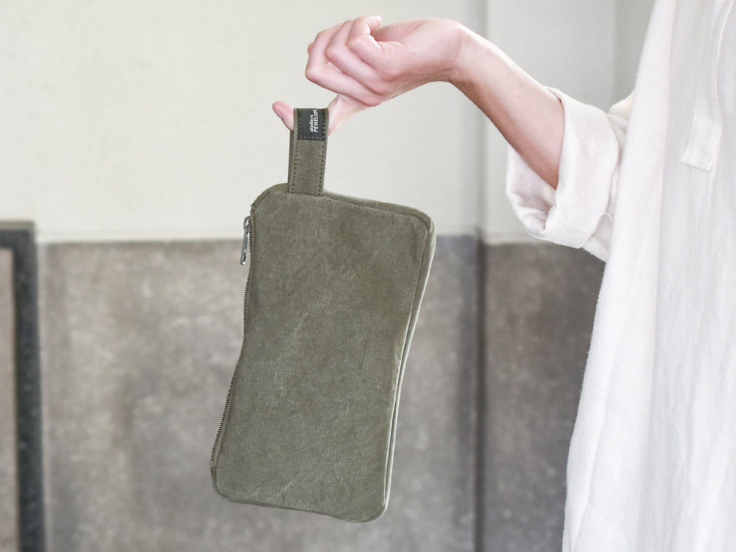 ateliers PENELOPE Bee Pouch