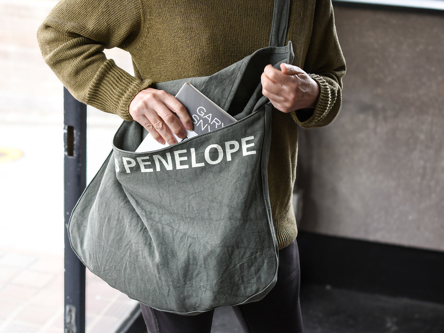 ateliers PENELOPE CL Kern Shoulder Bag