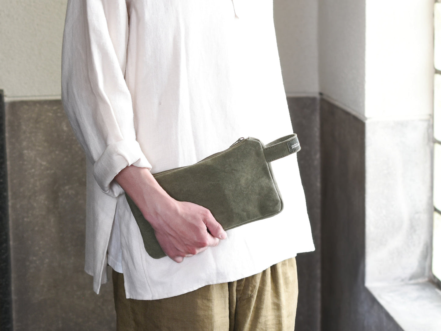 ateliers PENELOPE Bee Pouch