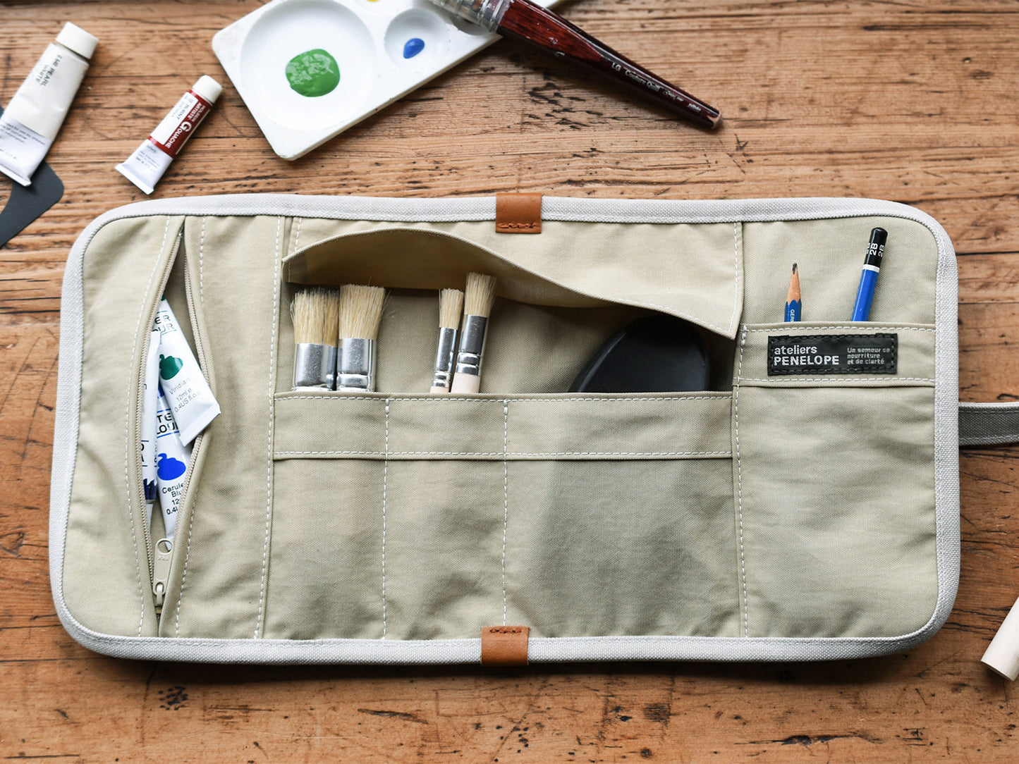 ateliers PENELOPE Roberto Pouch