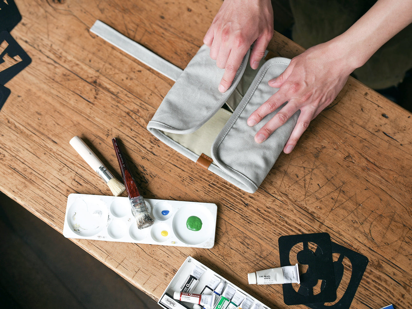 ateliers PENELOPE Roberto Pouch