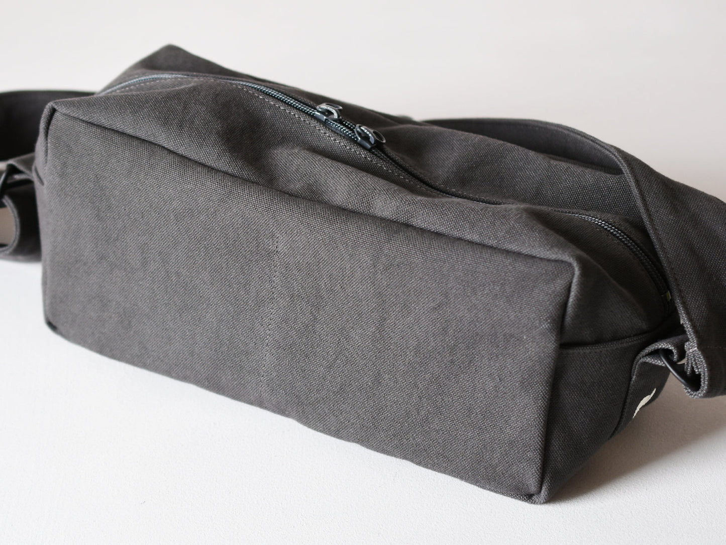ateliers PENELOPE #8 Pan Shoulder Bag