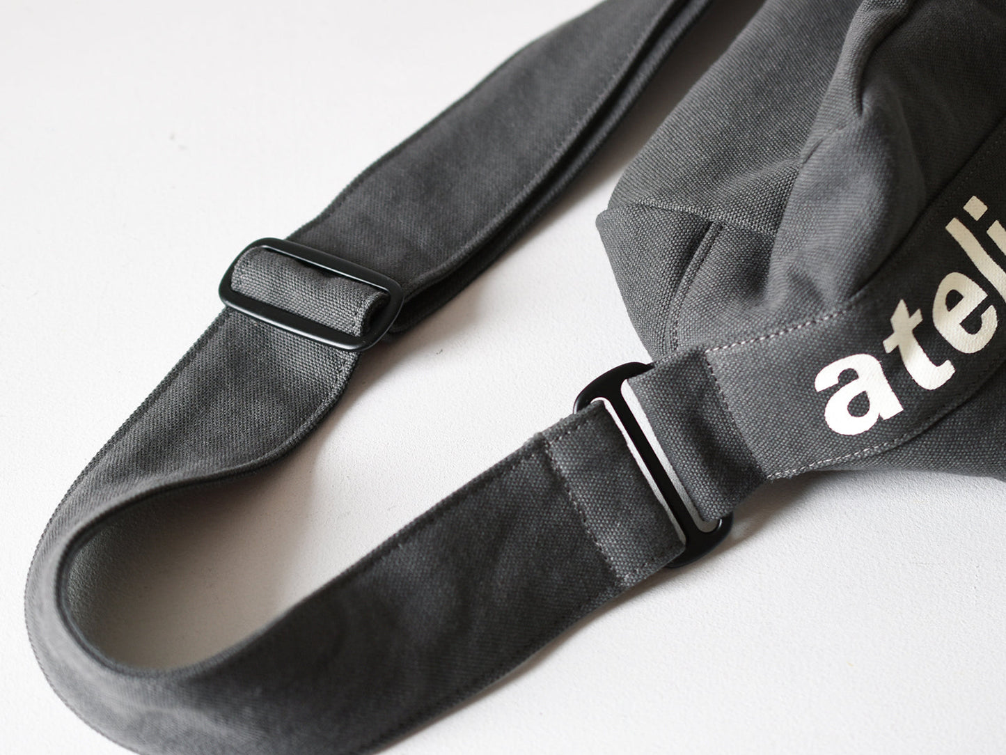ateliers PENELOPE #8 Pan Shoulder Bag