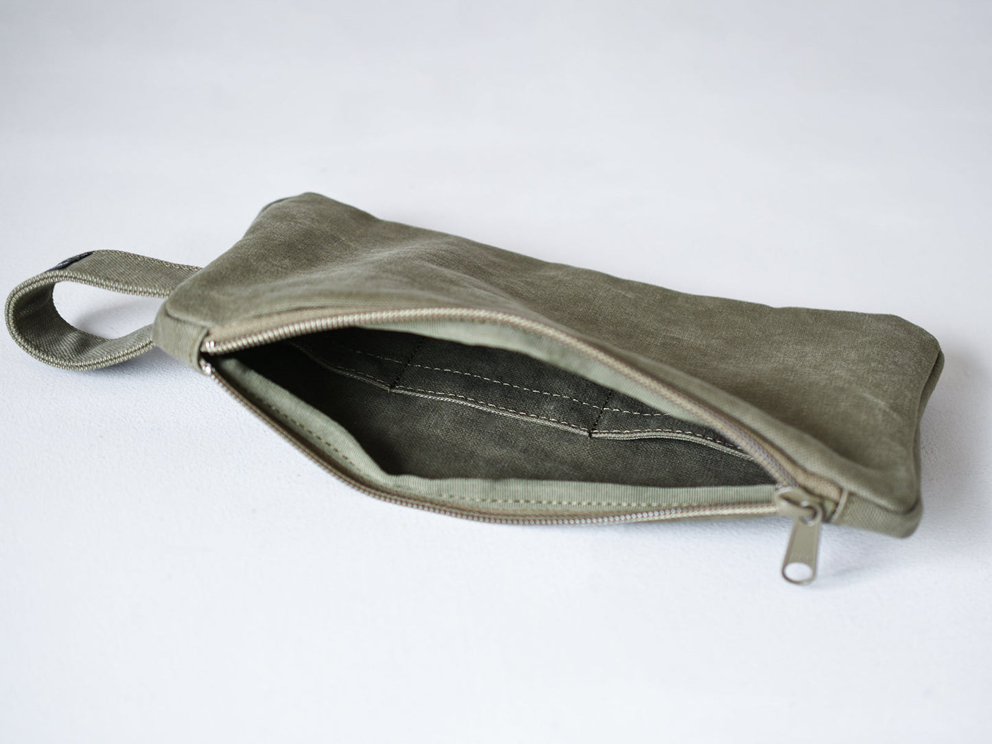 ateliers PENELOPE Bee Pouch