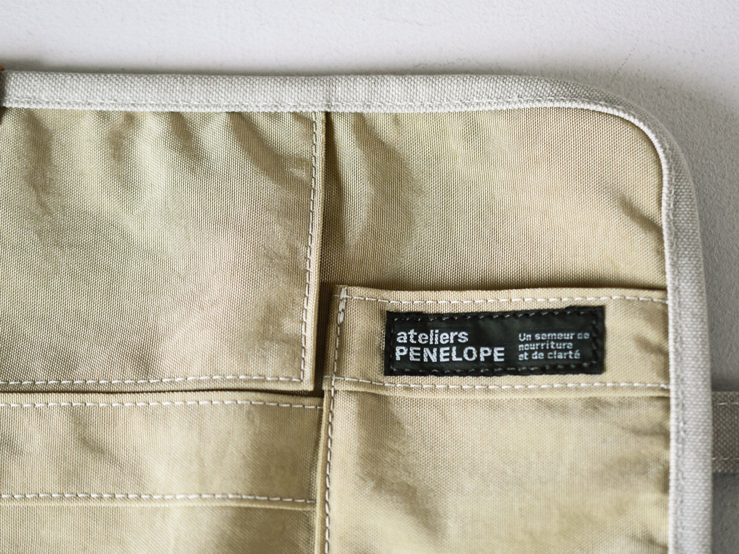 ateliers PENELOPE Roberto Pouch