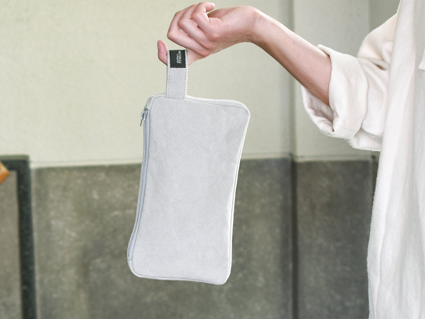 ateliers PENELOPE Bee Pouch