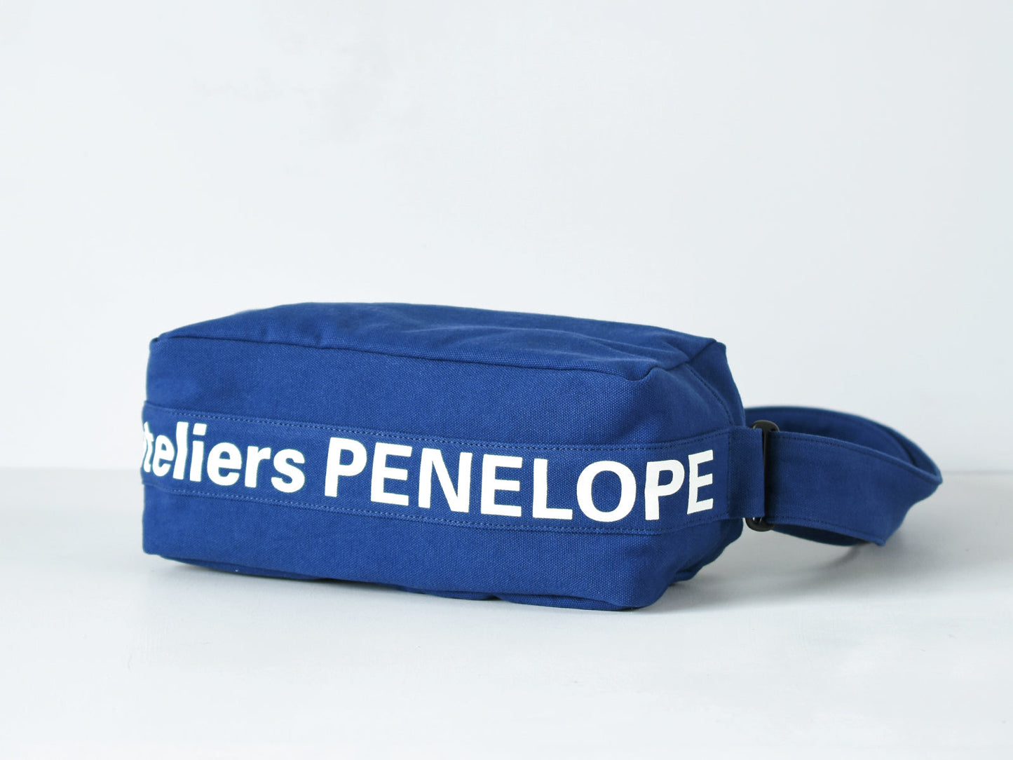 ateliers PENELOPE #8 Pan Shoulder Bag