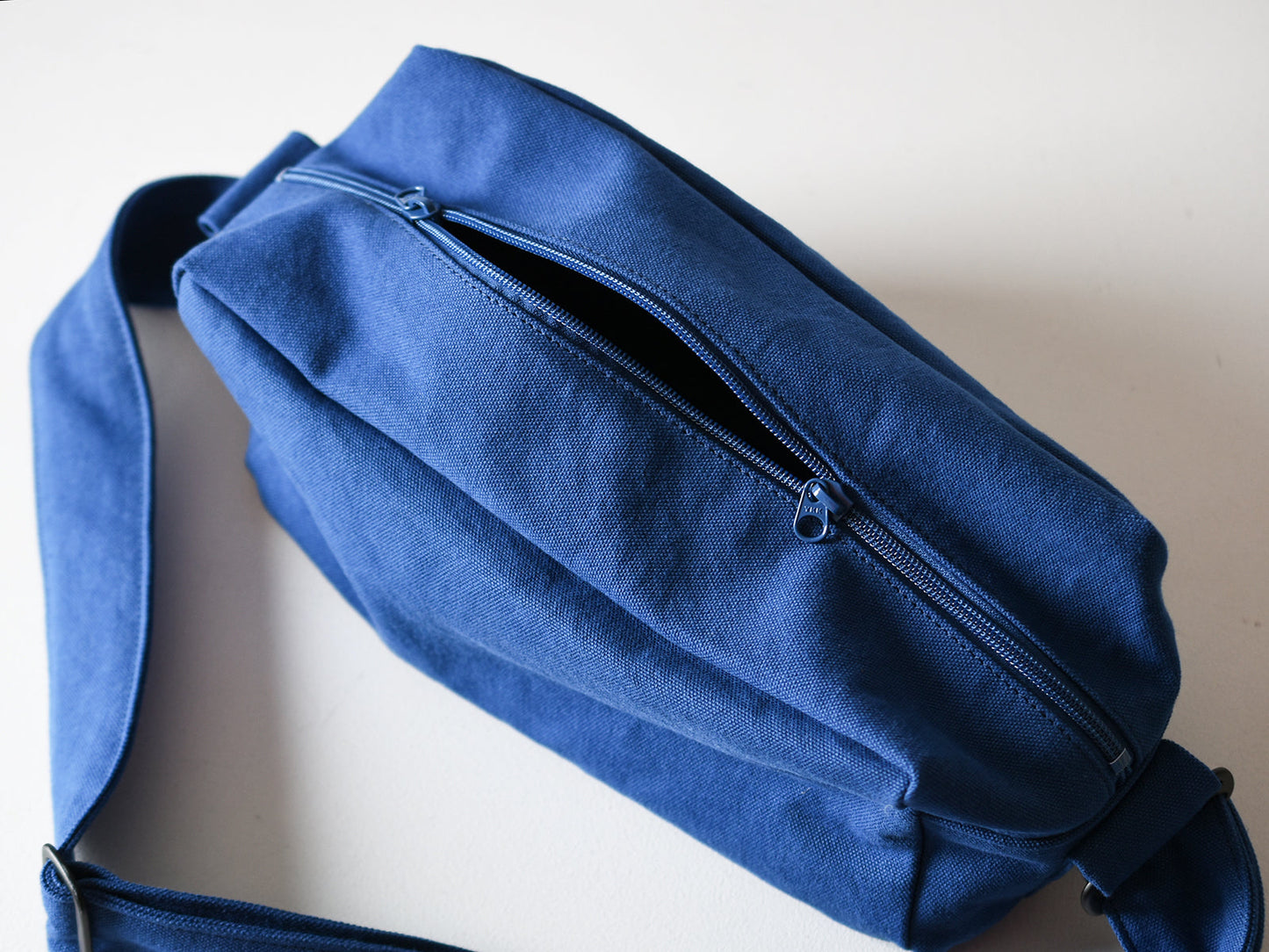 ateliers PENELOPE #8 Pan Shoulder Bag