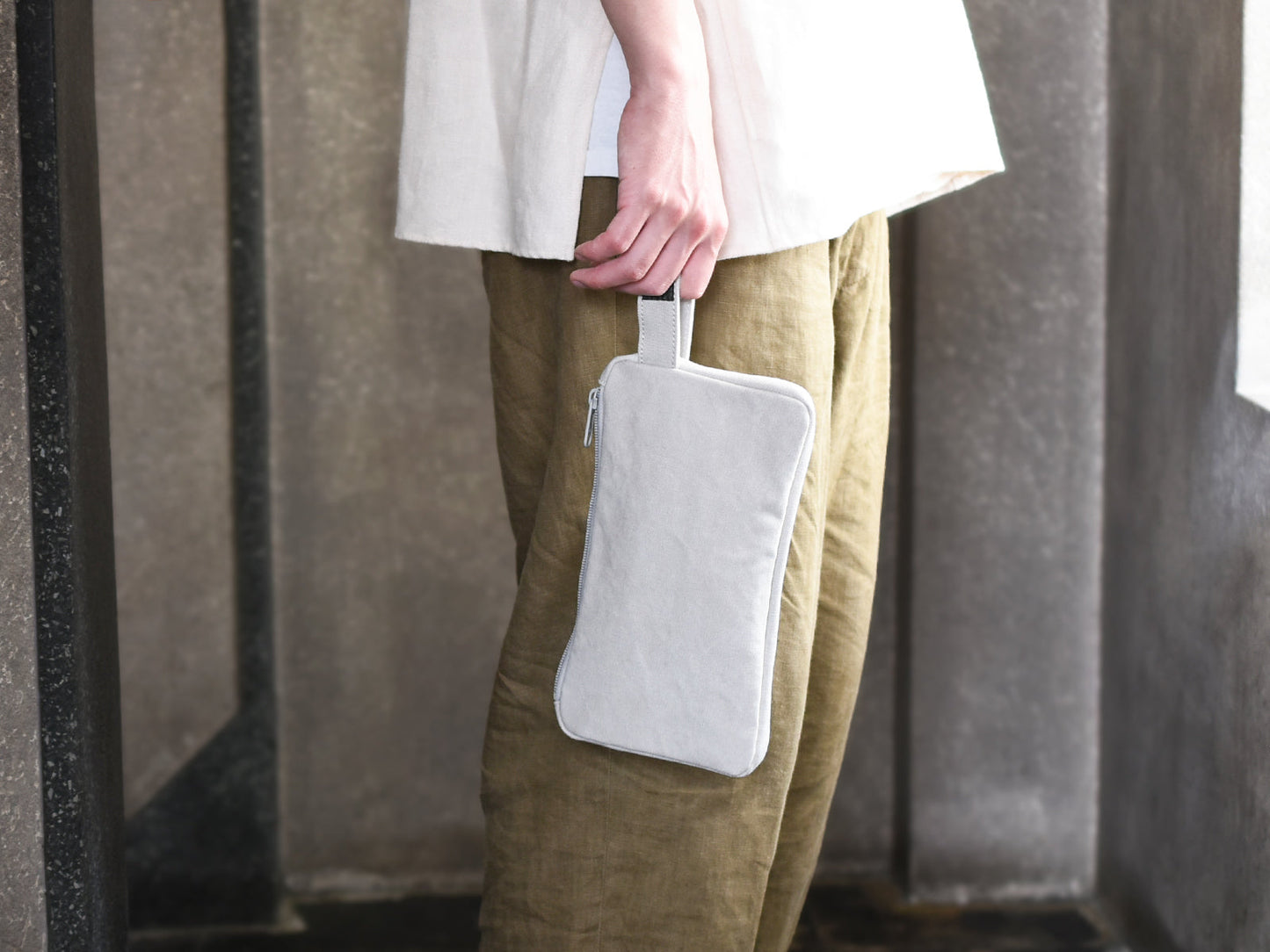 ateliers PENELOPE Bee Pouch