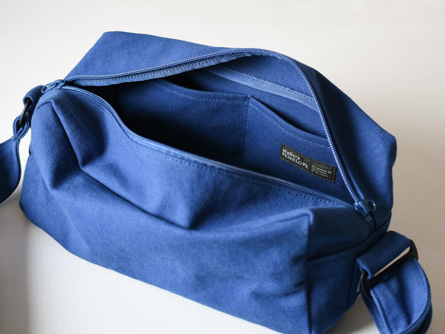 ateliers PENELOPE #8 Pan Shoulder Bag