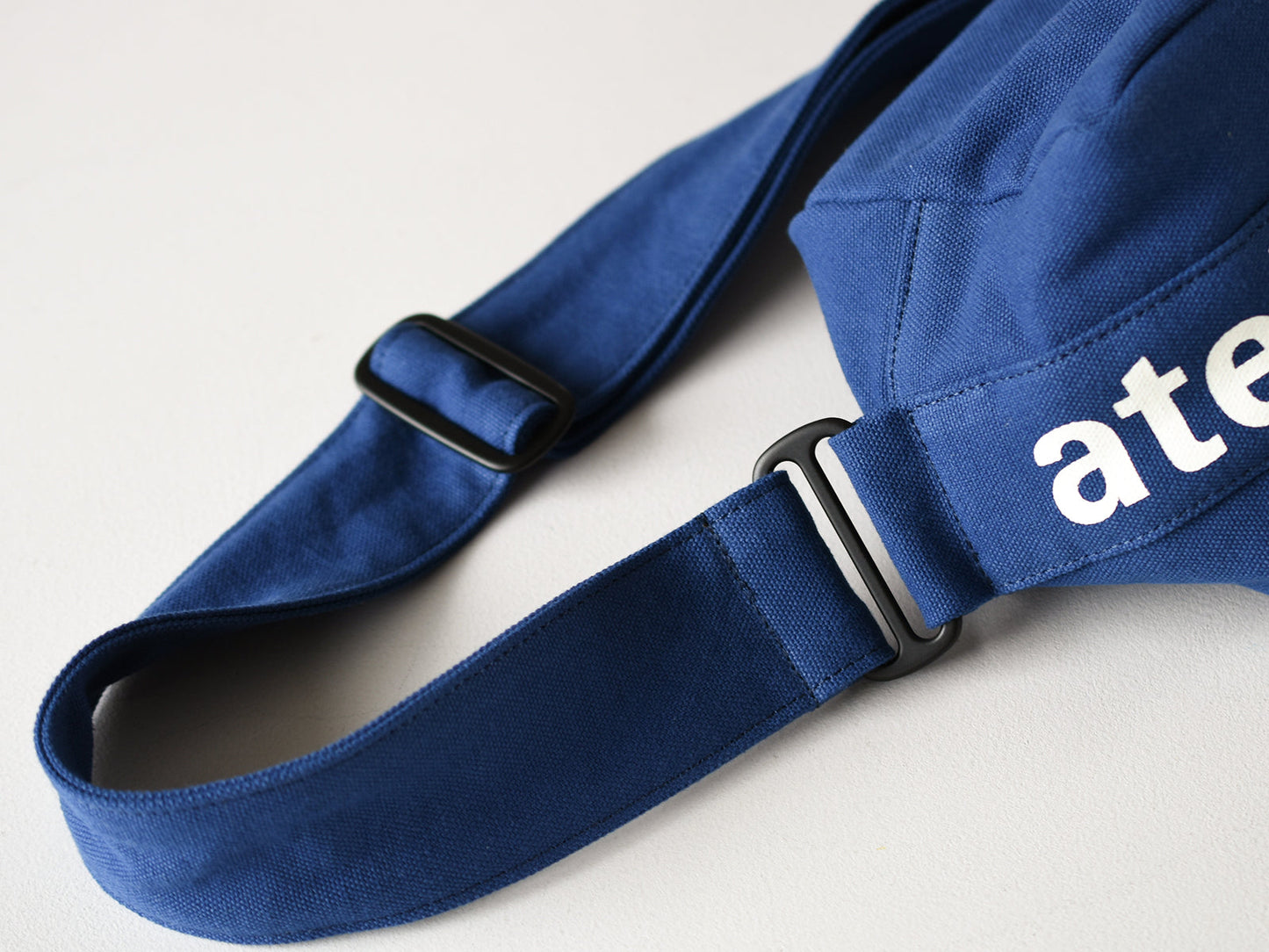 ateliers PENELOPE #8 Pan Shoulder Bag