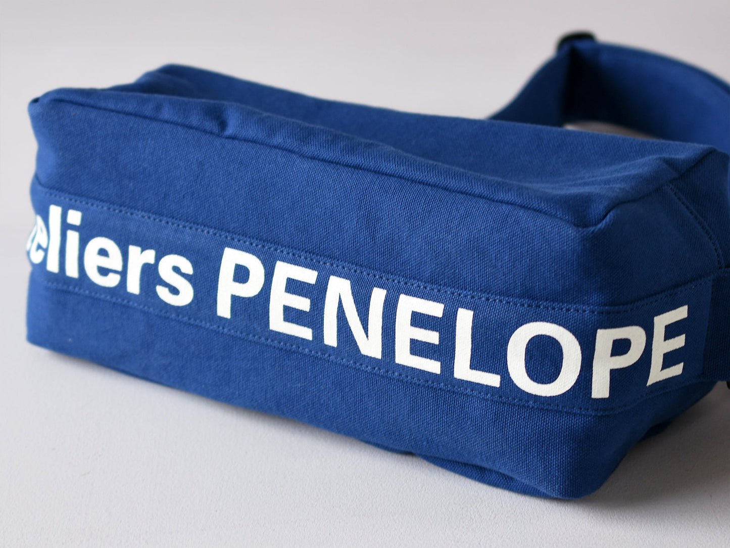 ateliers PENELOPE #8 Pan Shoulder Bag