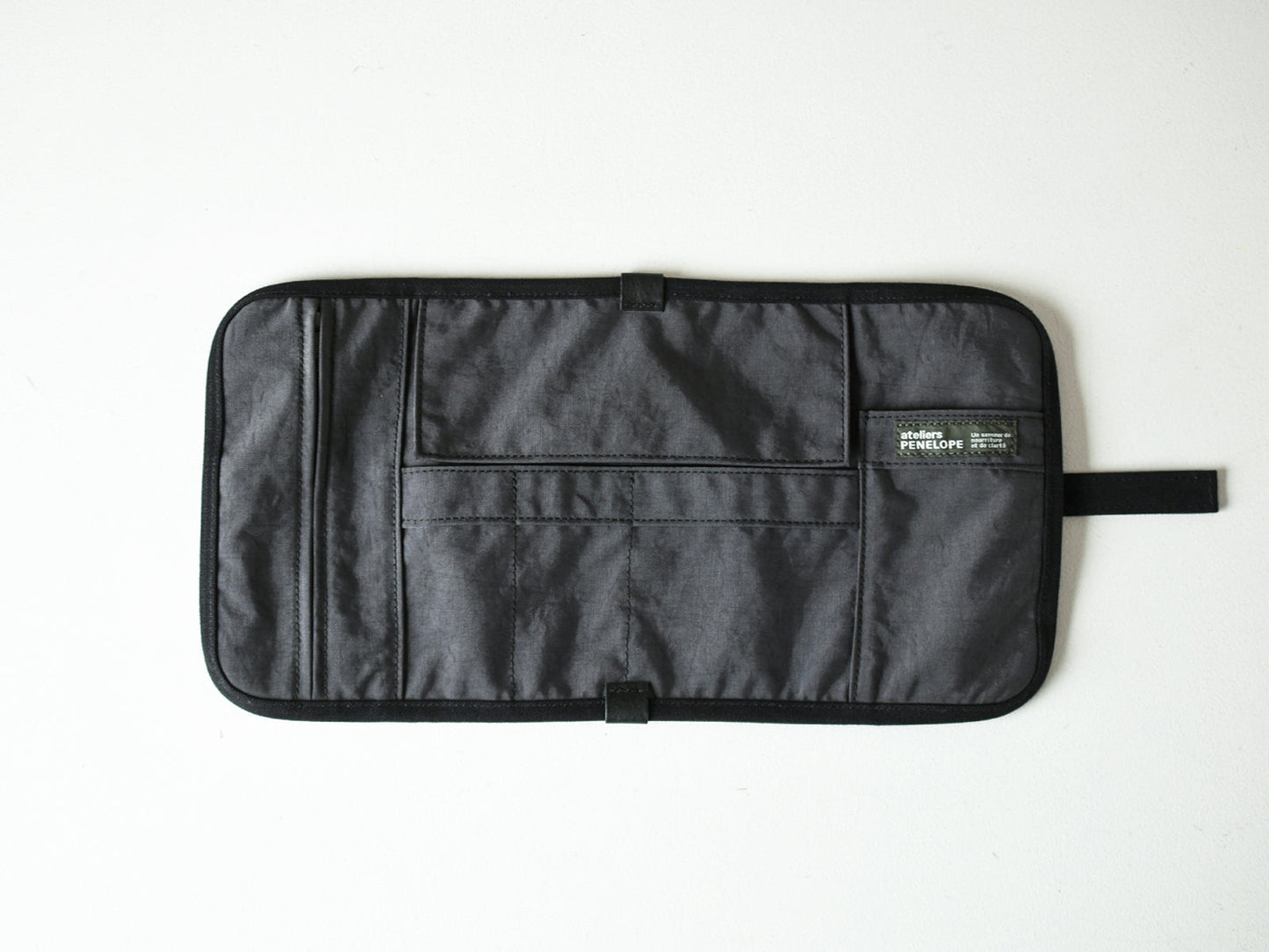 ateliers PENELOPE Roberto Pouch