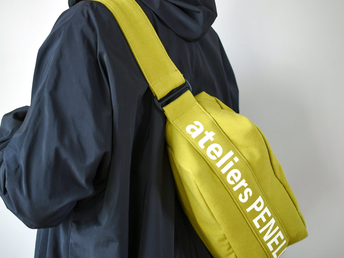 ateliers PENELOPE #8 Pan Shoulder Bag