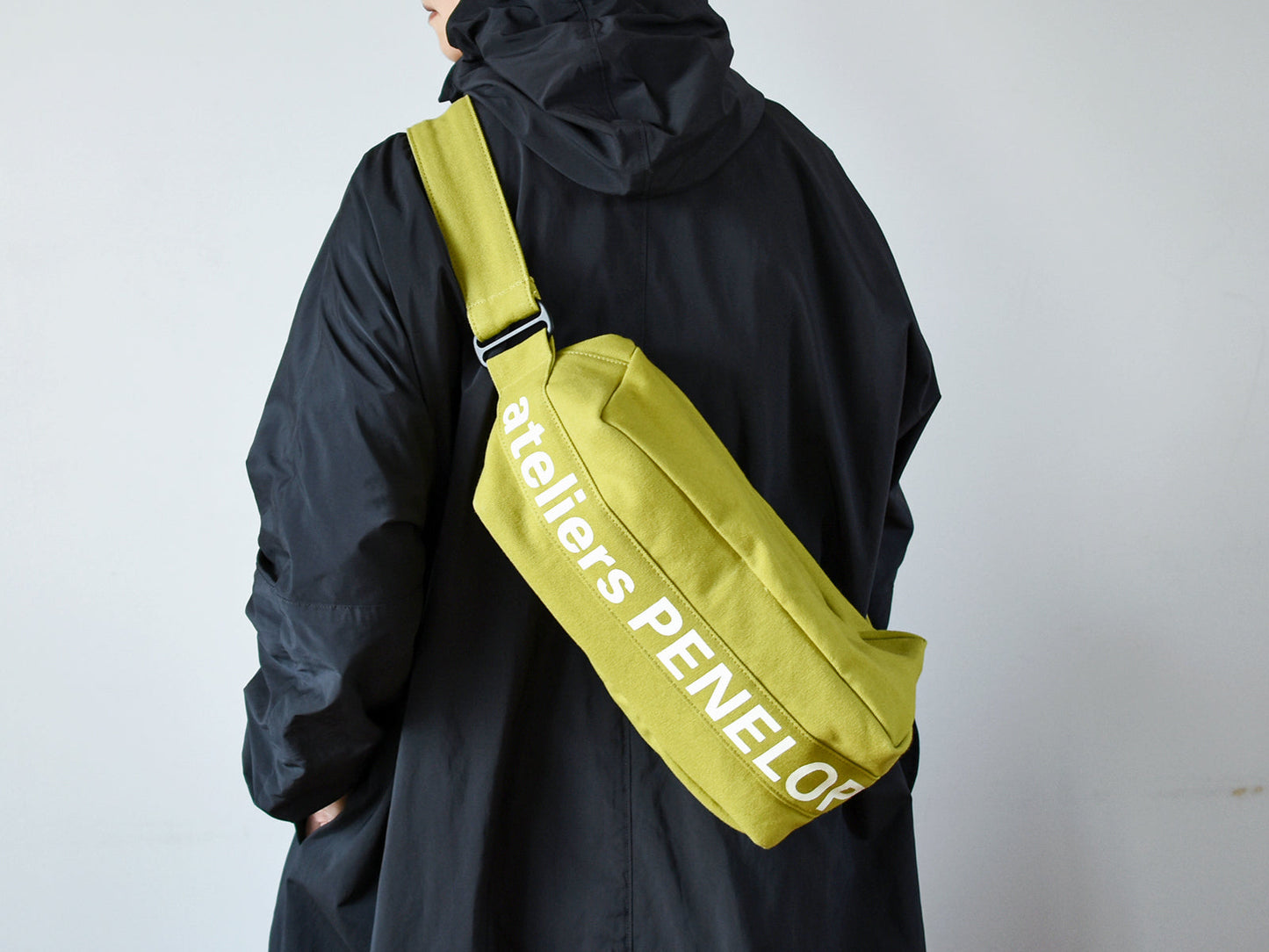 ateliers PENELOPE #8 Pan Shoulder Bag