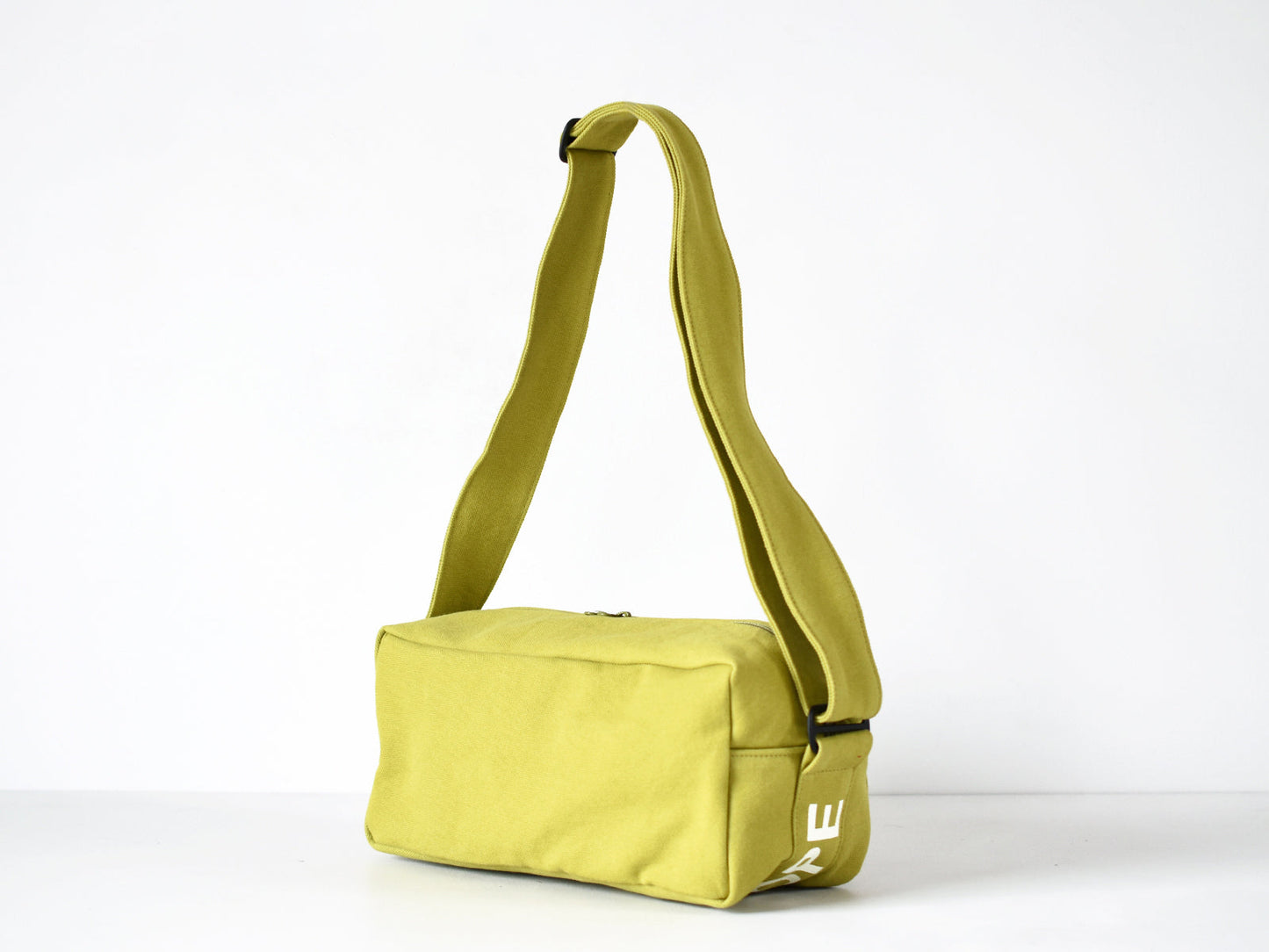 ateliers PENELOPE #8 Pan Shoulder Bag