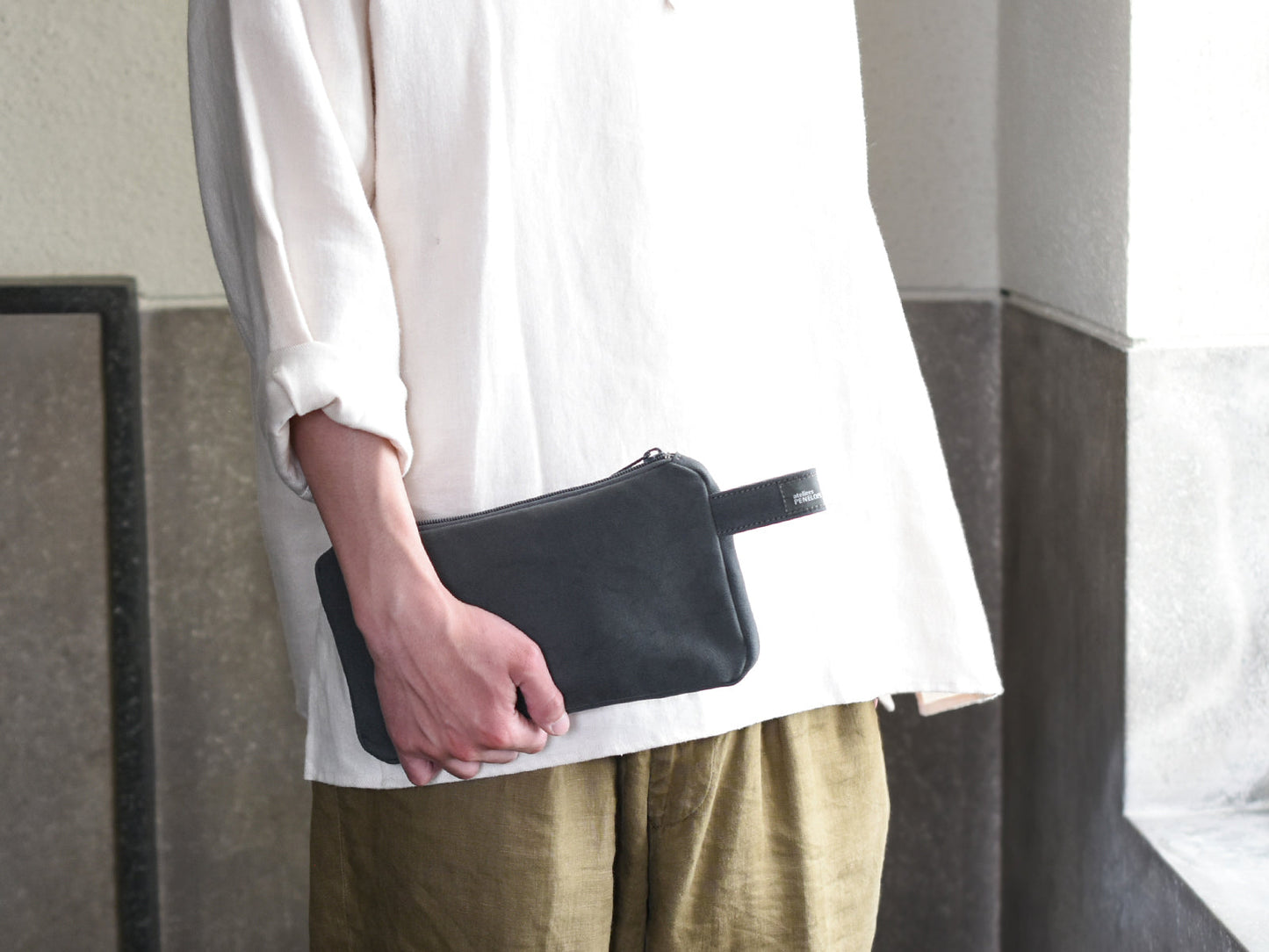 ateliers PENELOPE Bee Pouch