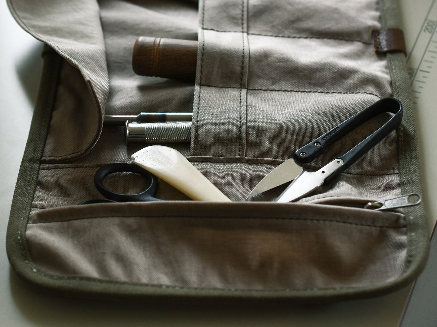 ateliers PENELOPE Roberto Pouch