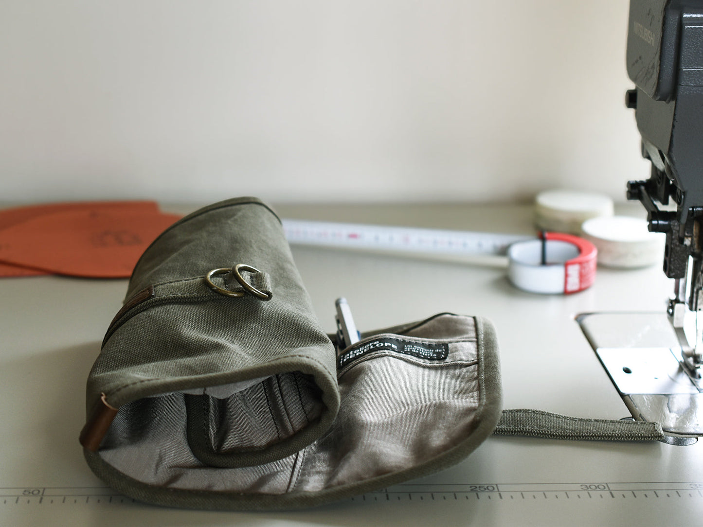 ateliers PENELOPE Roberto Pouch