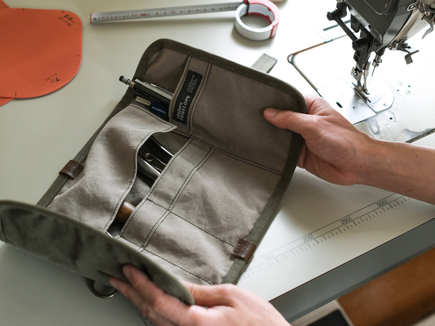 ateliers PENELOPE Roberto Pouch