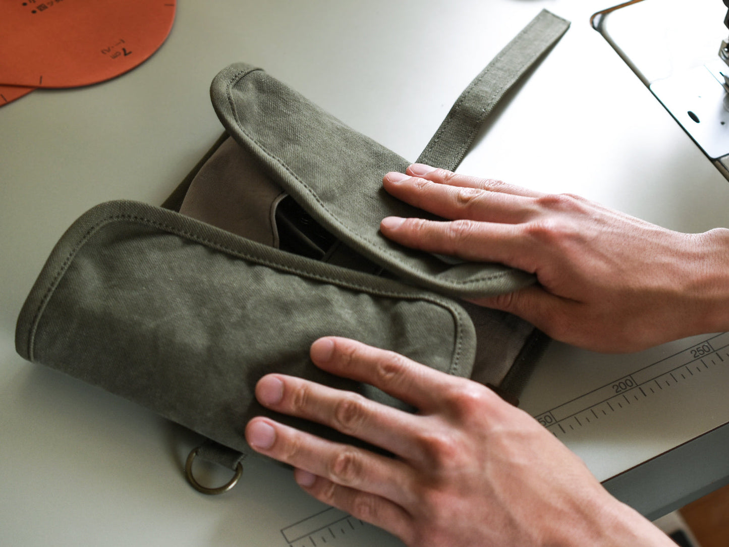 ateliers PENELOPE Roberto Pouch