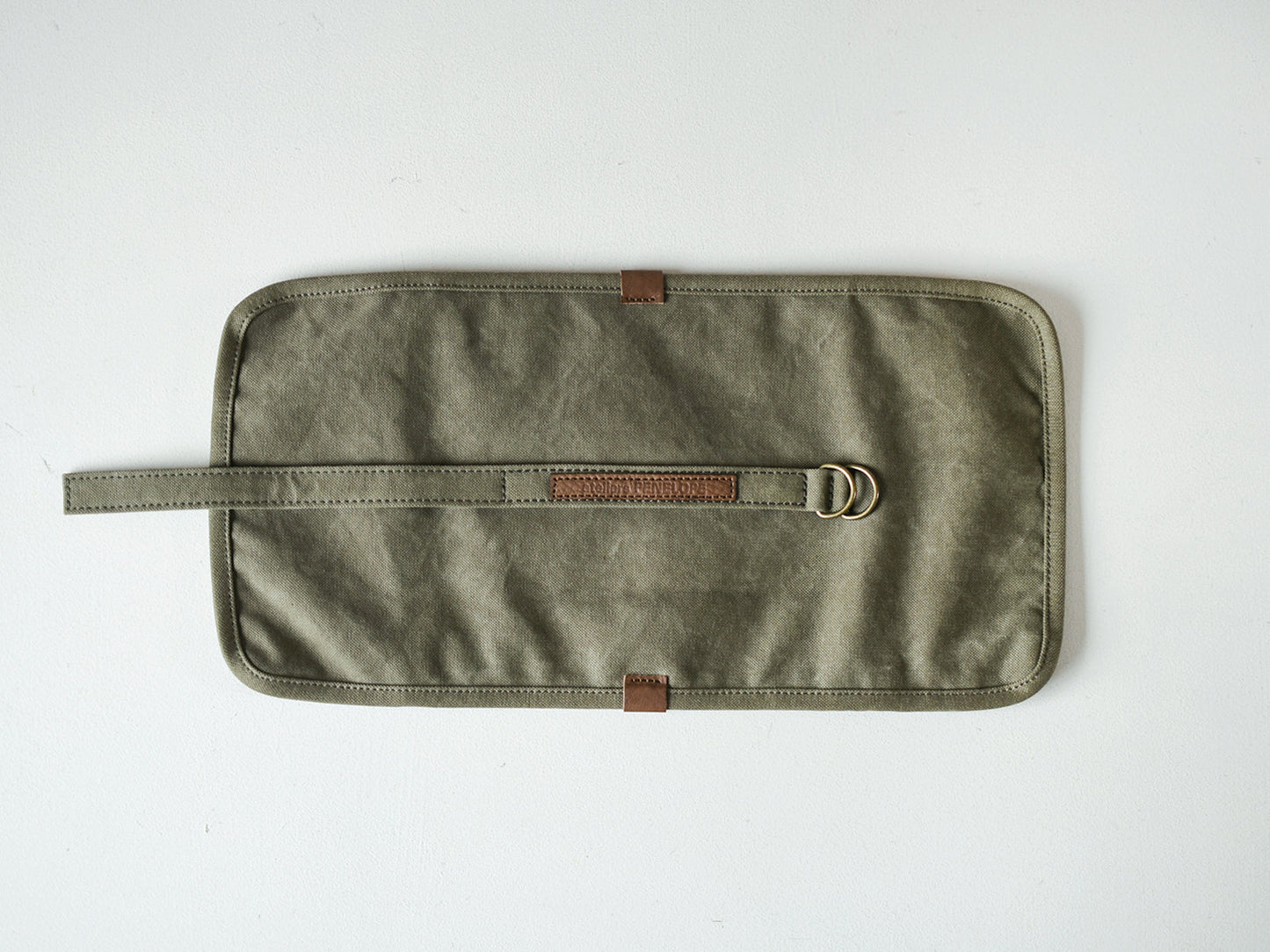 ateliers PENELOPE Roberto Pouch