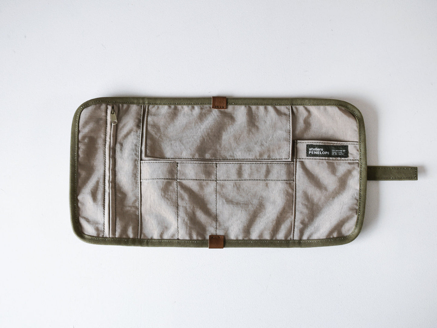 ateliers PENELOPE Roberto Pouch