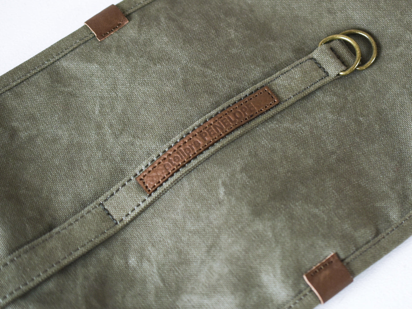 ateliers PENELOPE Roberto Pouch