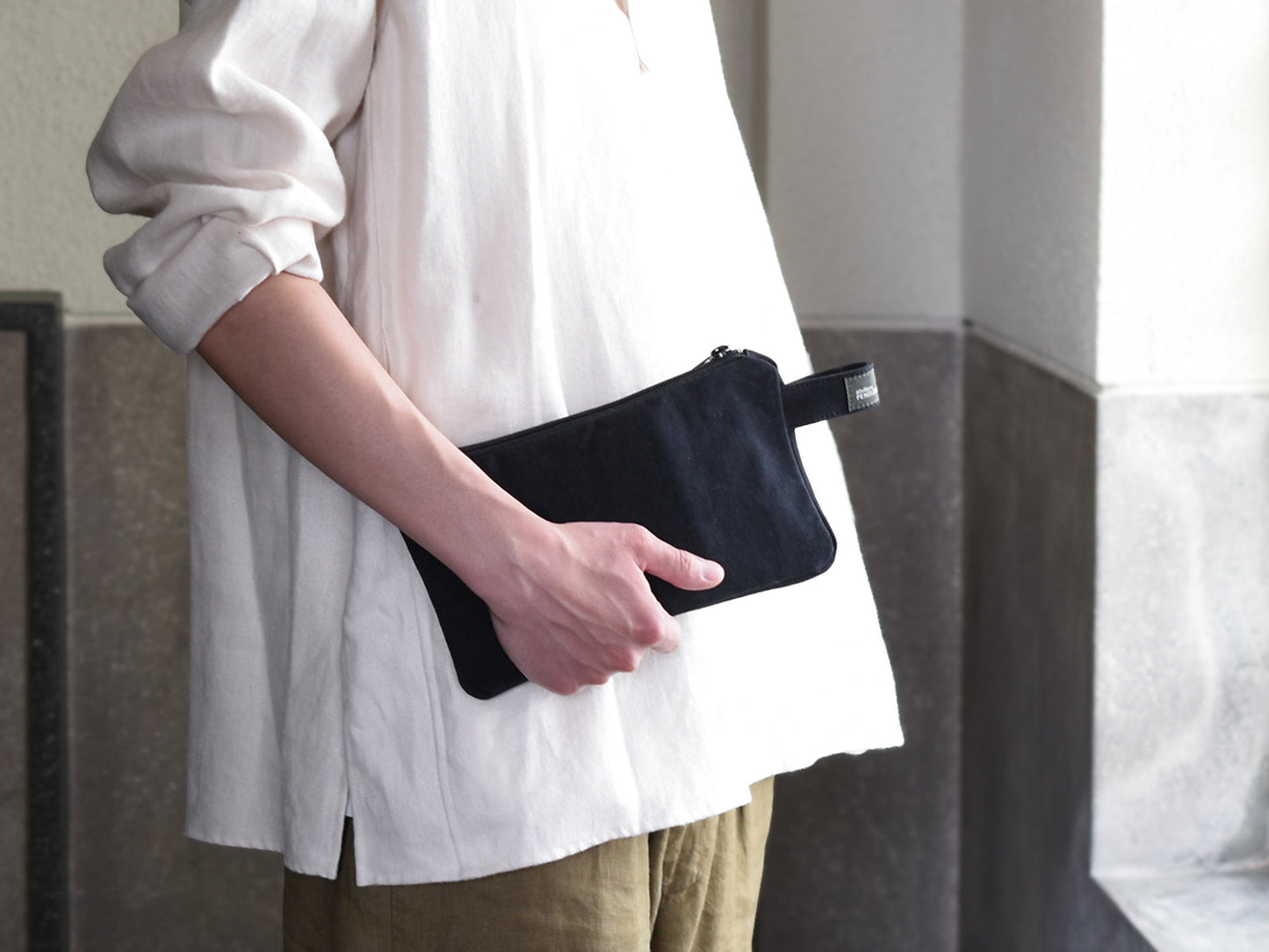 ateliers PENELOPE Bee Pouch