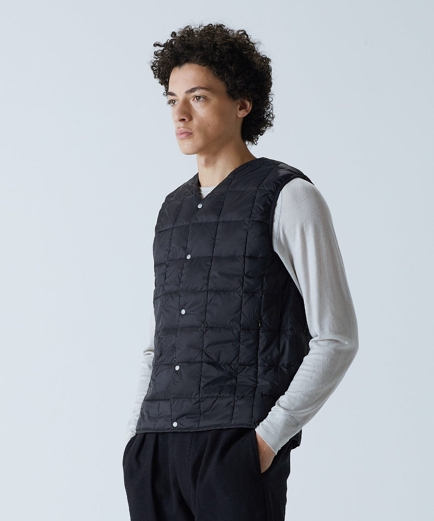 TAION V NECK BUTTON DOWN VEST