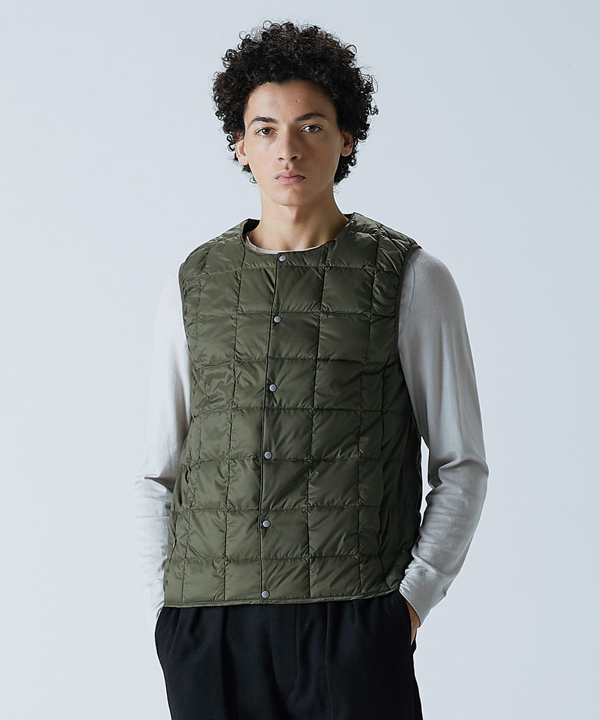 TAION Crew Neck Button Inner Down Vest