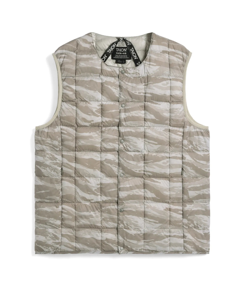 TAION Crew Neck Button Inner Down Vest