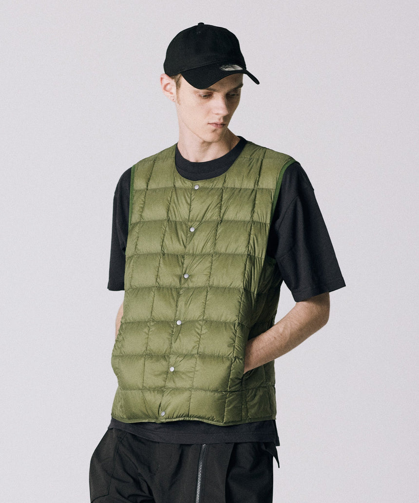 TAION Crew Neck Button Inner Down Vest