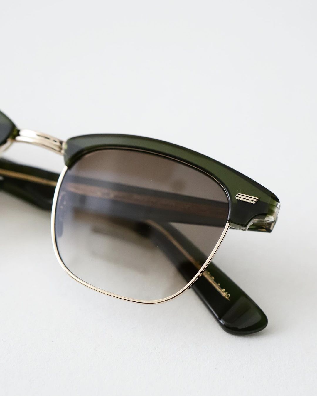 YELLOWS PLUS RAYMOND SUNGLASS Layed Green/Gold