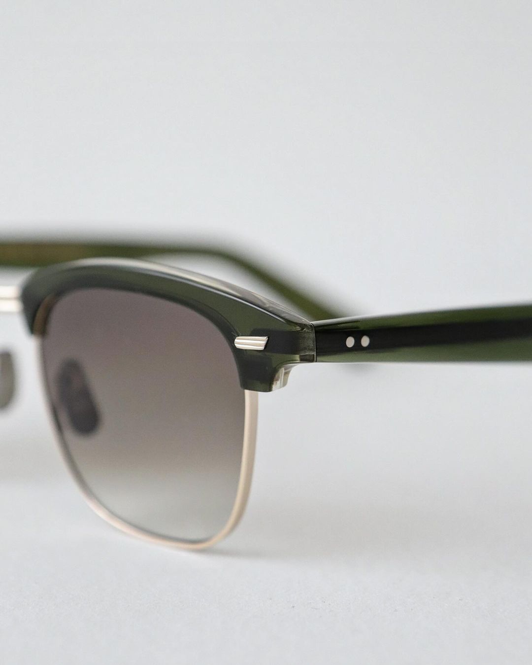 YELLOWS PLUS RAYMOND SUNGLASS Layed Green/Gold