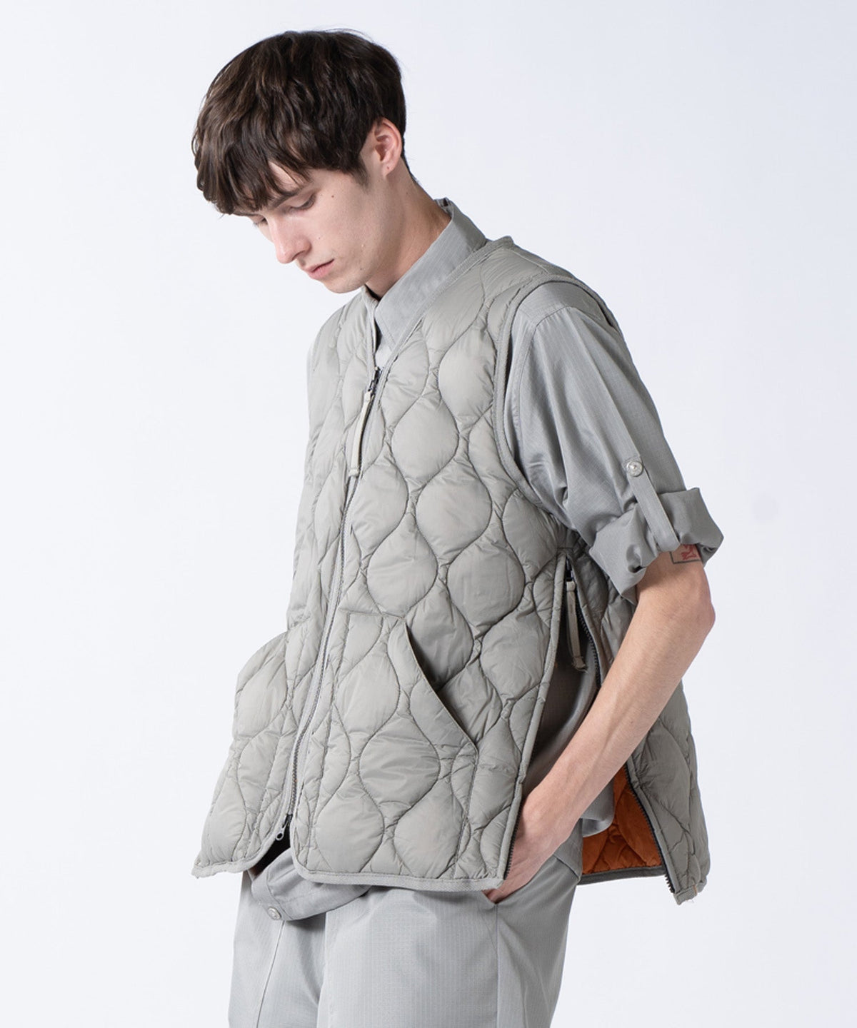 TAION MILITARY V NECK W-ZIP DOWN VEST (SOFT SHELL)