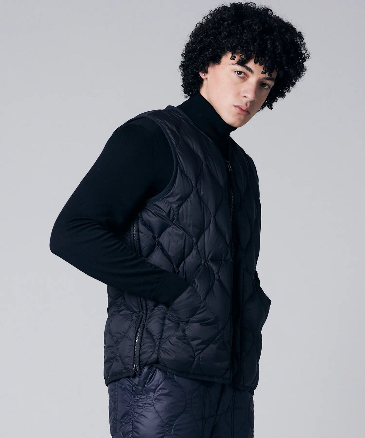 TAION MILITARY V NECK W-ZIP DOWN VEST (SOFT SHELL)
