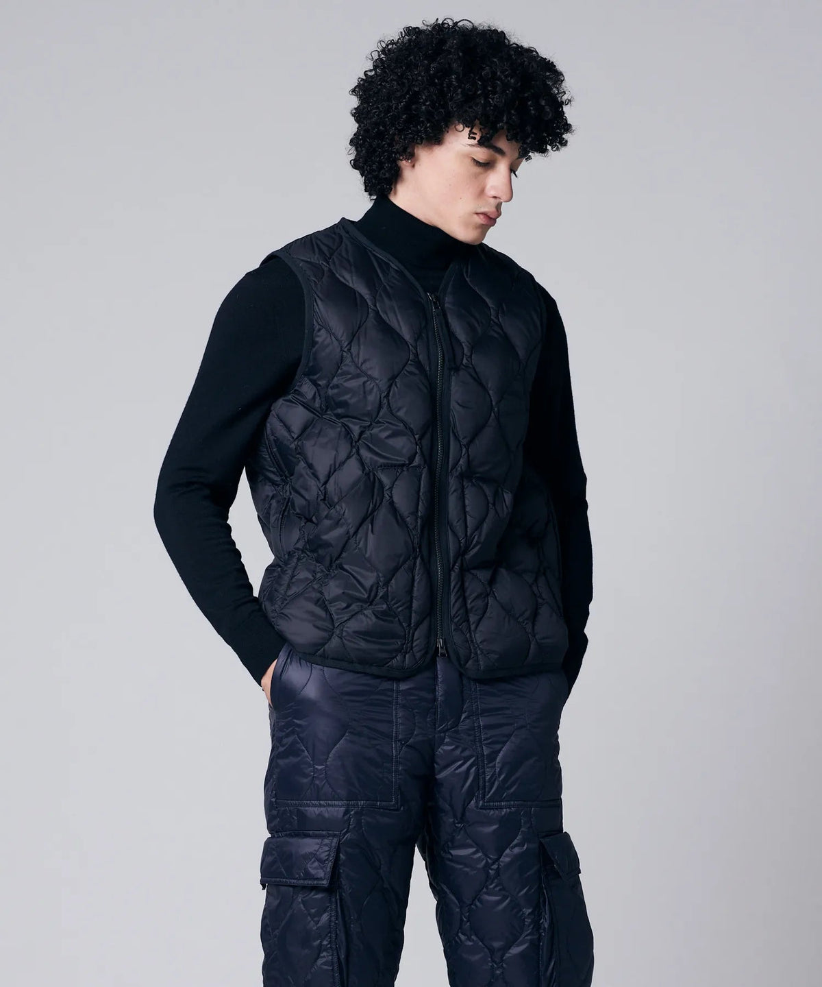 TAION MILITARY V NECK W-ZIP DOWN VEST (SOFT SHELL)