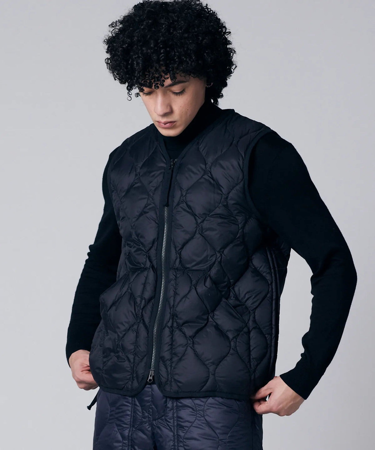 TAION MILITARY V NECK W-ZIP DOWN VEST (SOFT SHELL)