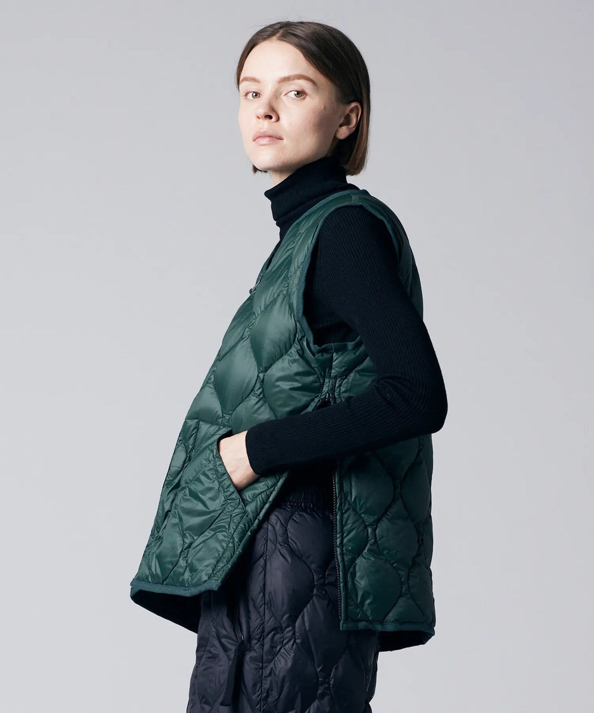 TAION MILITARY V NECK W-ZIP DOWN VEST (SOFT SHELL)