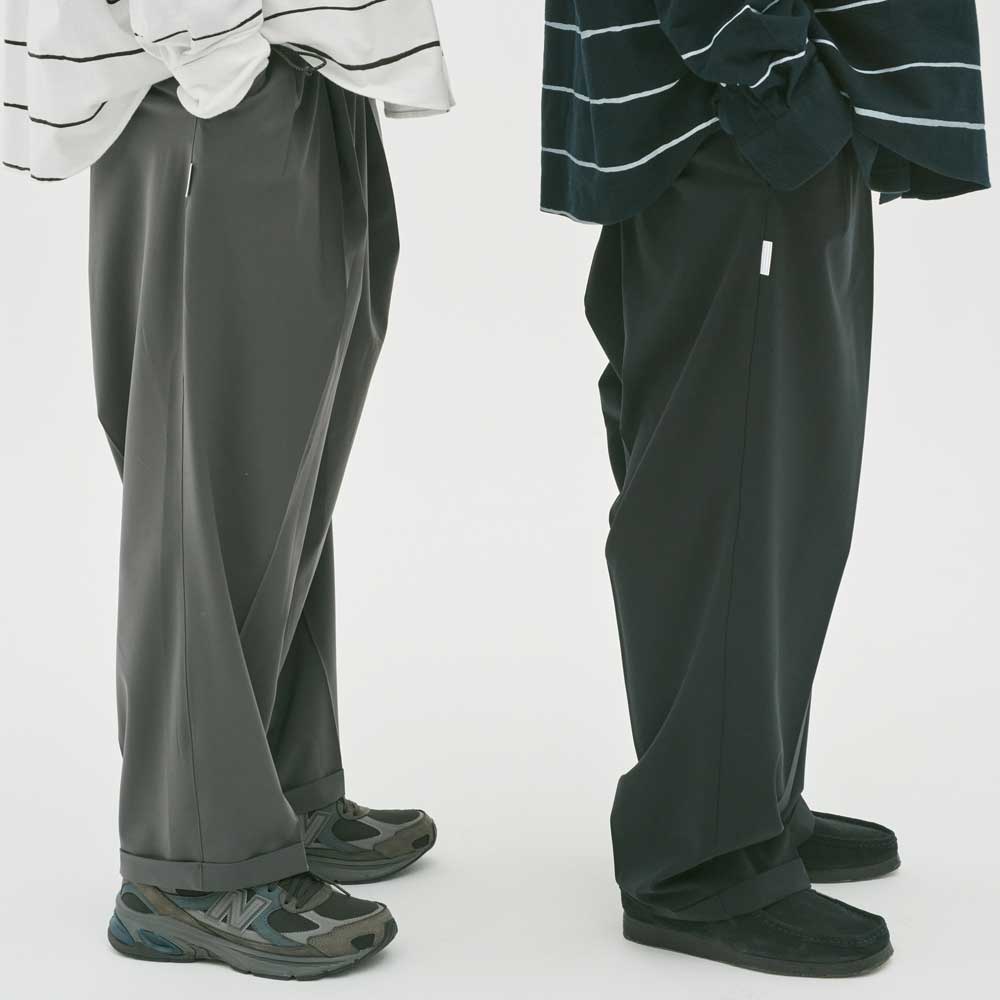 S.F.C (STRIPES FOR CREATIVE) INVERTED PLEATS PANTS