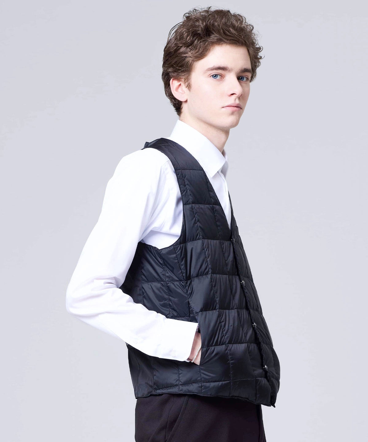 TAION Basic V-Neck Button Down Vest