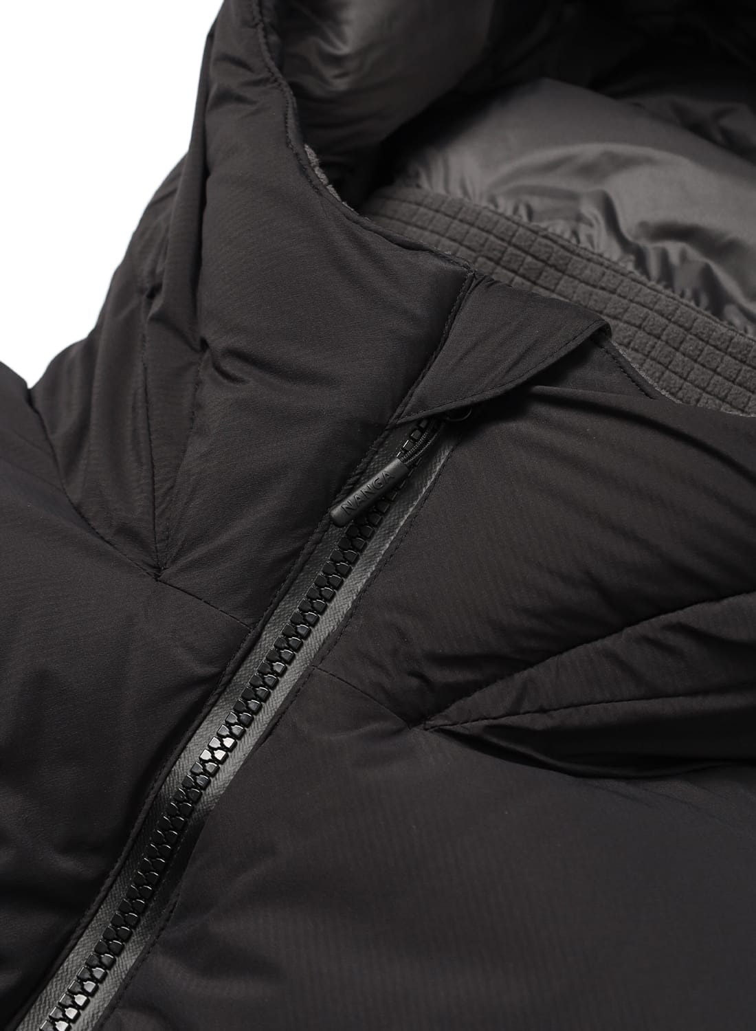 NANGA WHITE LABEL DOWN PARKA