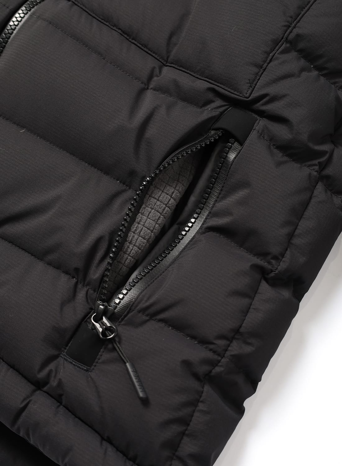 NANGA WHITE LABEL DOWN PARKA